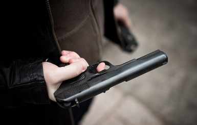 Стрельба у школы в Кременчуге: трое раненых 