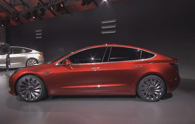 Tesla презентовала новый электромобиль
