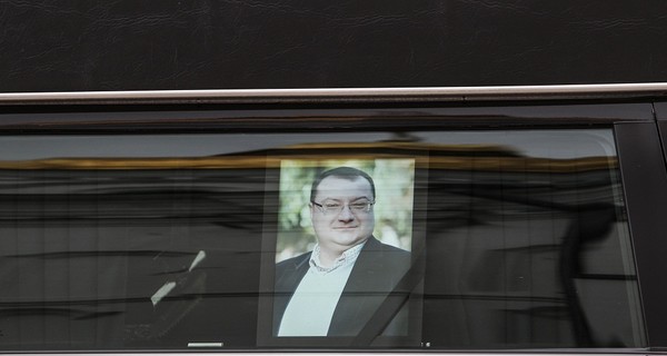 В Киево-Печерской Лавре проходит церемония отпевания адвоката Юрия Грабовского