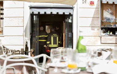 В  центре Рима произошел взрыв в кафе, погиб один человек  