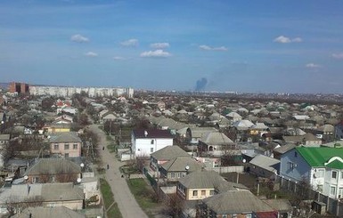 На востоке Луганска валит дым, жители опасаются новых обстрелов