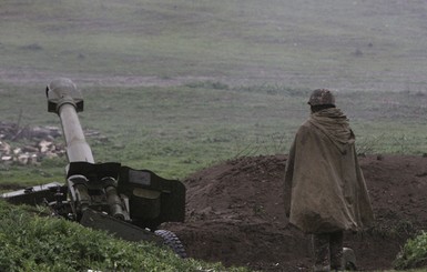 Азербайджан потерял в Карабахе 31 военного, вертолет и танк