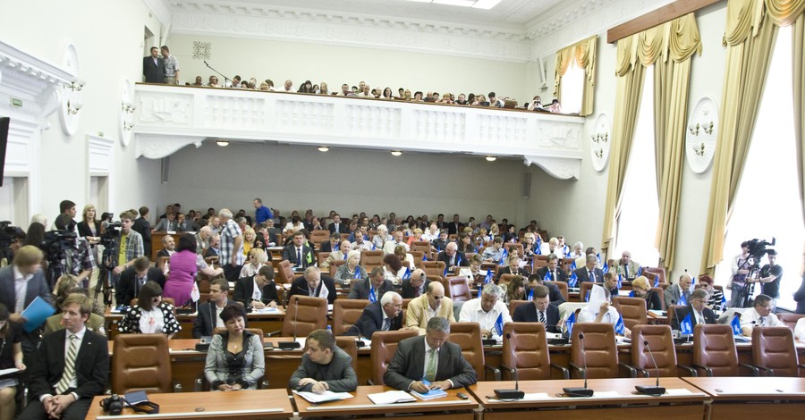В Запорожье чиновникам хотят устроить экзамены