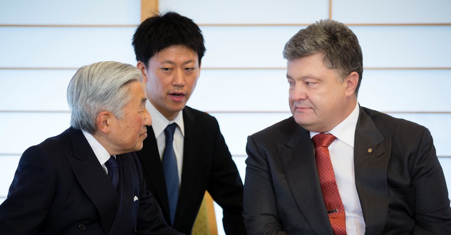 Порошенко пригласил в Украину императора Японии