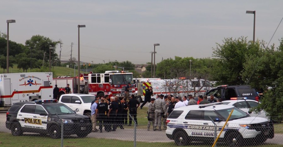 На авиабазе в Техасе открыли стрельбу, есть жертвы