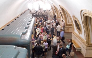 В московском метро открыли стрельбу, ранен один человек