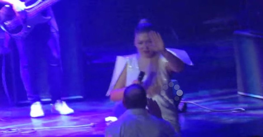 Скандал на концерте Дубцовой: проблема с алкоголем или аллергия 