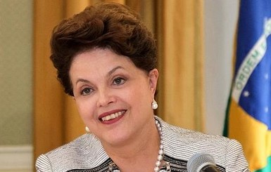 В Бразилии парламентарии поддержали отставку президента-женщины 