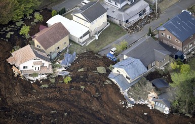 Японию накрыла серия землетрясений
