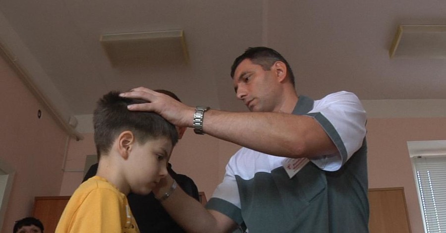 Штаб Рината Ахметова проводит реабилитацию раненых детей Донбасса. Как подать заявку?