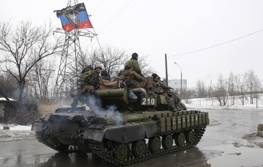 Под Докучаевском украинские военные подбили бронемашину 