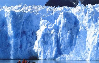 От Антарктиды откололся огромный айсберг