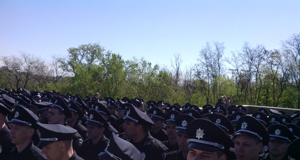 В Запорожье новые полицейские приняли присягу