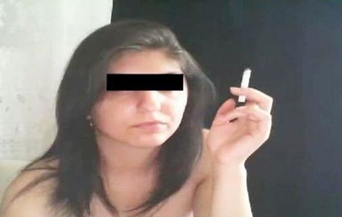 Румынскую учительницу уволили за эротические фото и видео