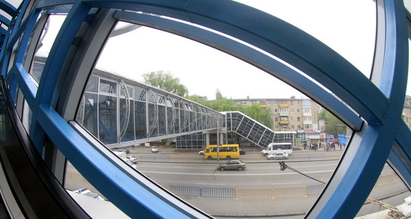 Пешеходный переход – символ долгостроя наконец-то открыли в Днепропетровске