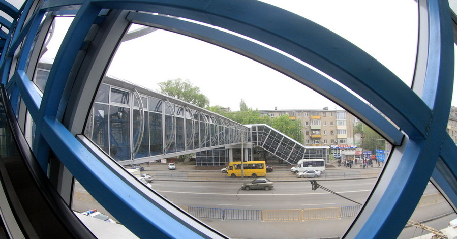 Пешеходный переход – символ долгостроя наконец-то открыли в Днепропетровске