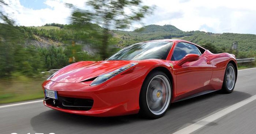 Сколько бабушек должны скинуться, чтобы купить Ferrari?