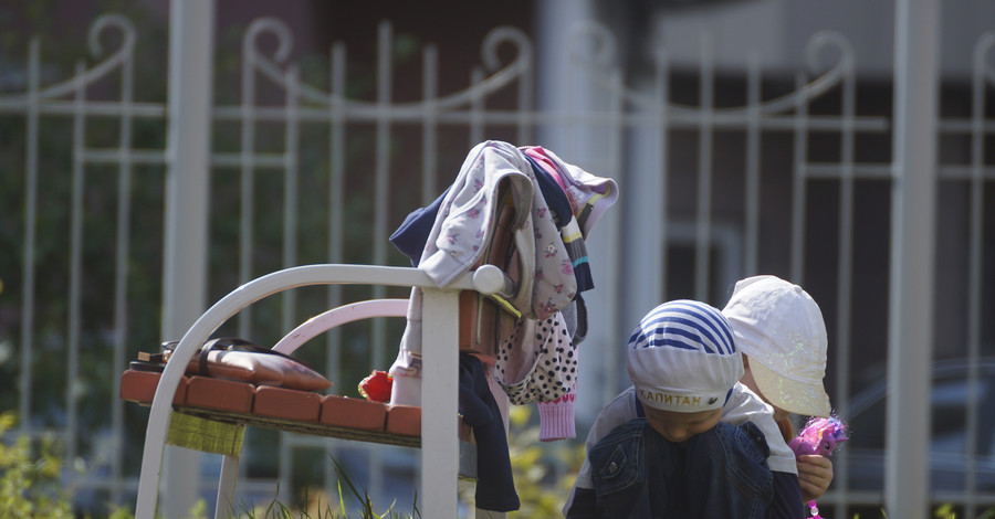 В Мариуполе трехлетки сбежали из детского сада на море