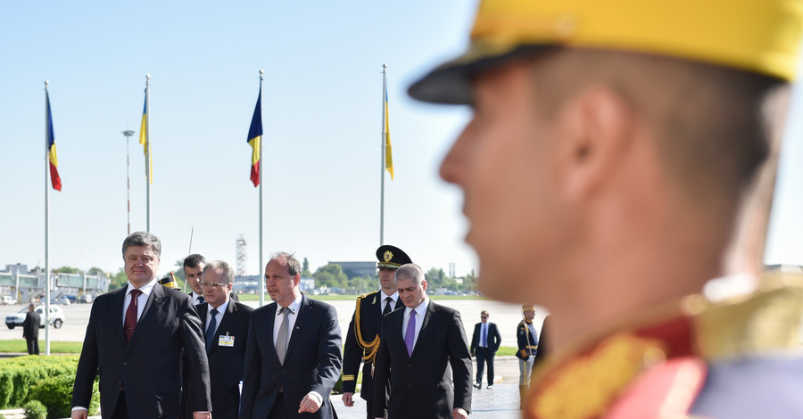 Флотилия НАТО и военная бригада: о чем договорился Порошенко в Румынии