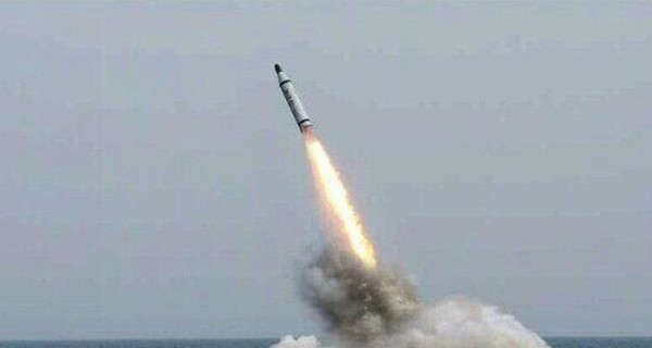 КНДР испытала запуск ракеты с подводной лодки