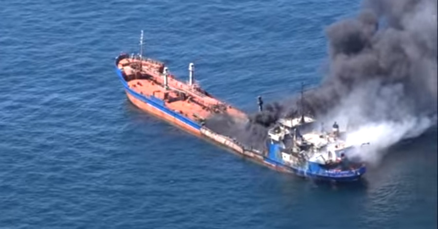 Появилось видео, как российский танкер в Каспийском море горел