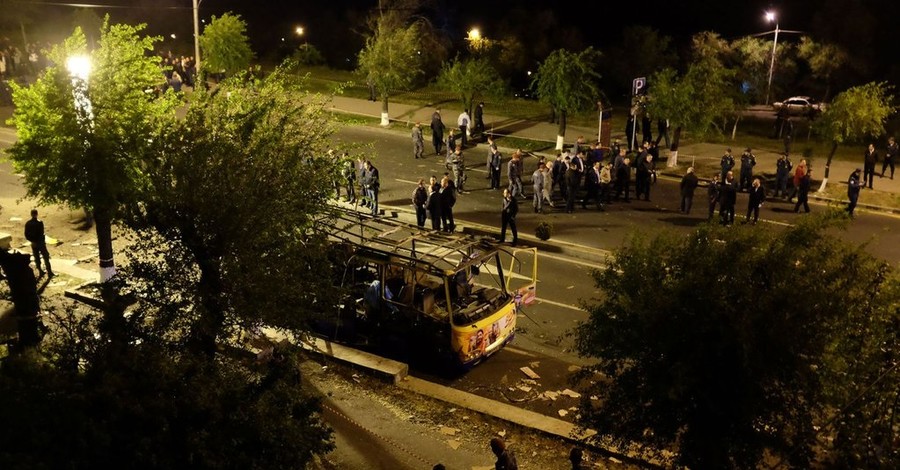 Появилось видео с места взрыва в Ереване автобуса 