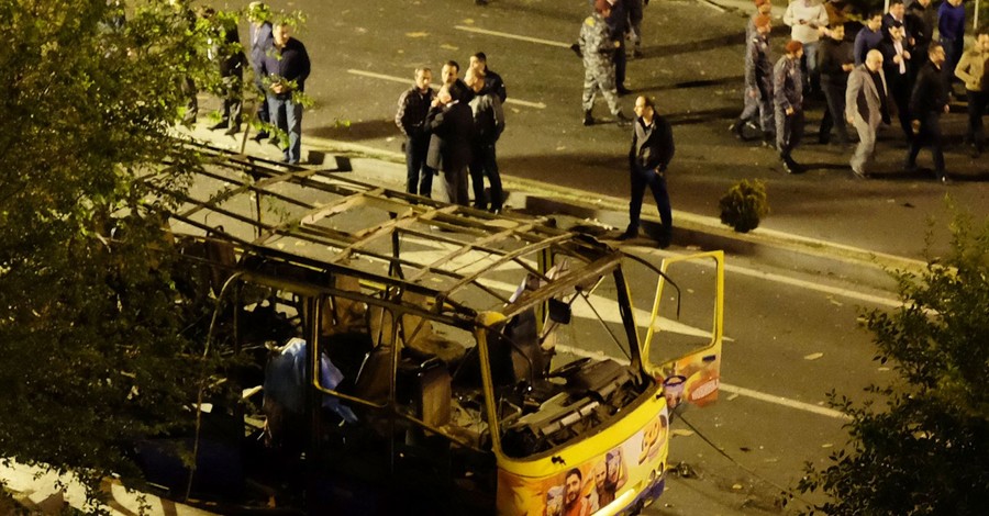 Подробности взрыва в Армении автобуса 