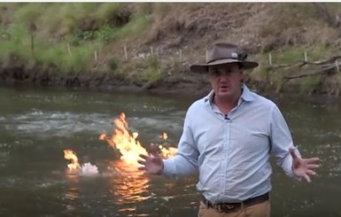 В Австралии появилась река, которая горит