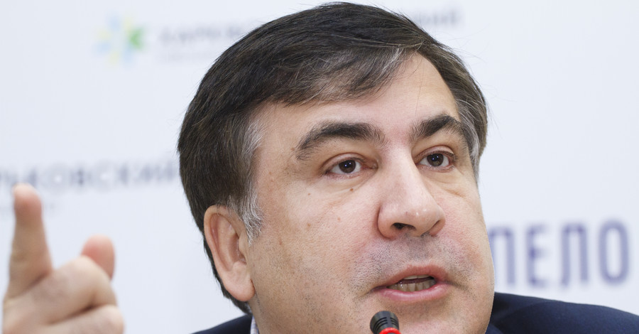 Саакашвили призвал Порошенко ввести Нацгвардию в Одессу