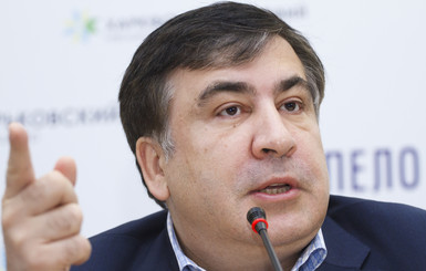 Саакашвили призвал Порошенко ввести Нацгвардию в Одессу