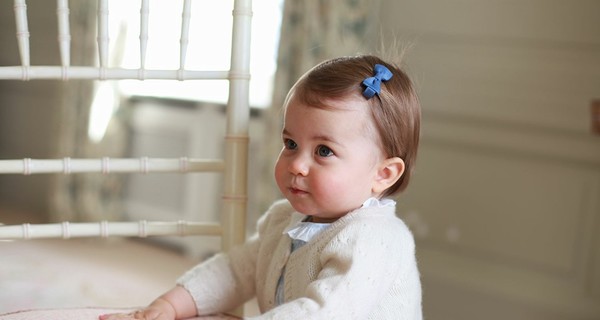 Принц Уильям и Кейт Миддлтон показали новые снимки своей дочери