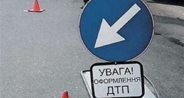 На Львовщине на пешеходном переходе сбили двух школьниц