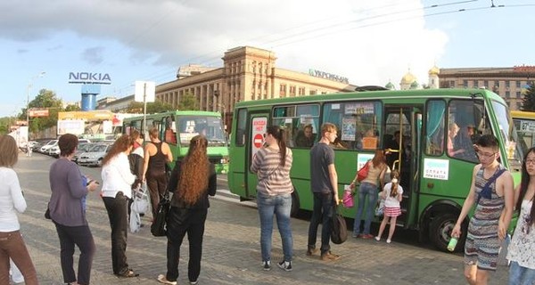 В Днепропетровске на поминальные дни пустят дополнительный транспорт