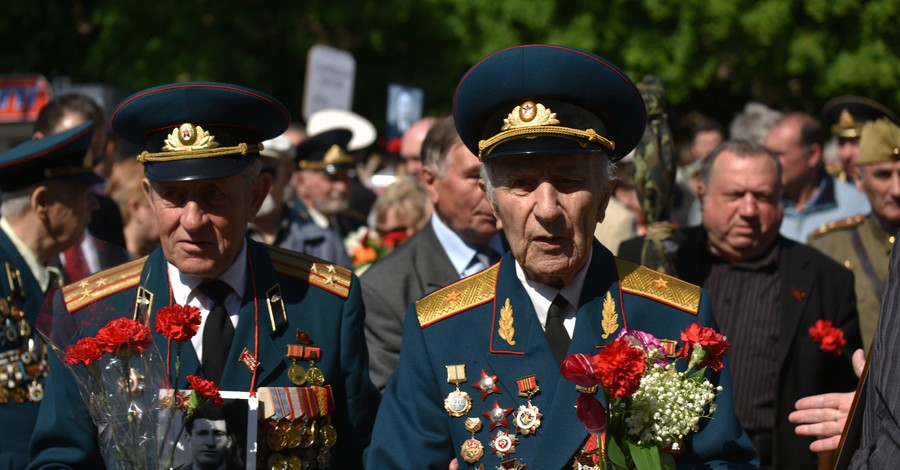В Киеве марширует “Бессмертный полк”