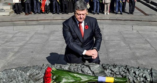 Президент возложил цветы на могилу Неизвестного cолдата 
