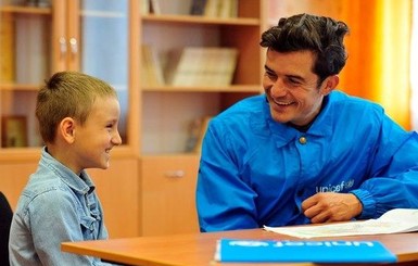 Орландо Блум на американском телевидении призвал помочь детям Донбасса