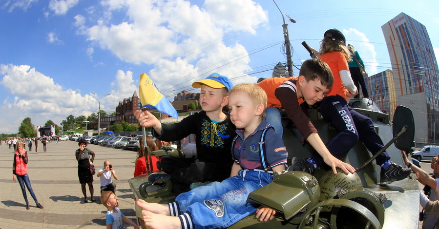 9 мая в Днепропетровске: провокации, задержанные с оружием и фестиваль бойцов АТО 