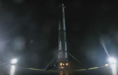 SpaceX показала посадку Falcon 9 на баржу под разными углами