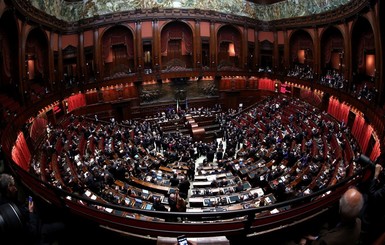 Парламент Италии поддержал легализацию однополых браков