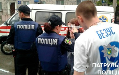 В Запорожье во время драки на стадионе футбольные фанаты разбили голову девушке