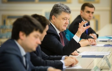 Порошенко потребовал усилить санкции против России из-за арестов лидеров Меджлиса