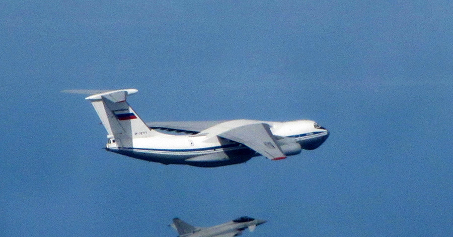 Британские истребители перехватили над Балтикой российские военные самолеты  