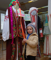 В библиотеке им. Горького продают вышиванки 