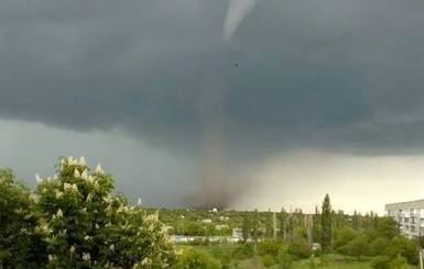 В Кировоградской области появился огромный торнадо