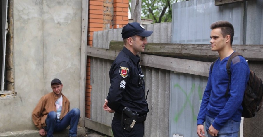 В Одессе студент отбил девушку от двух вооруженных воров