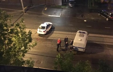 В Москве вооруженный грабитель ворвался в банк и взял заложников