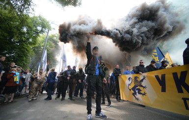 В центре Киева участники 