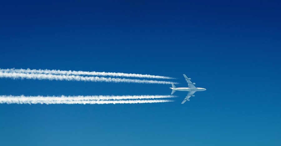 Два пассажирских авиалайнера напугал неопознанный самолет