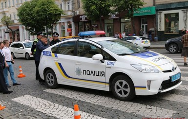 В Виннице полиция на пешеходном переходе сбила девушку