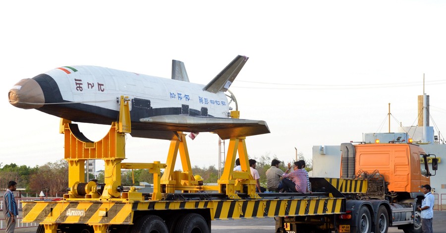 Индия запустила в небо свой первый многоразовый космический корабль